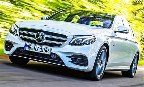 The site owner hides the web page description. Mercedes E 300 de: Diesel-Hybrid im Test | autozeitung.de