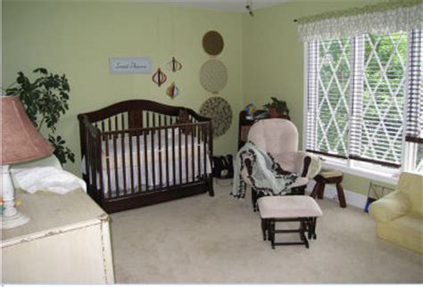 When it comes to nursery color schemes, green is one of our favorites. Brown and Green Nursery Ideas