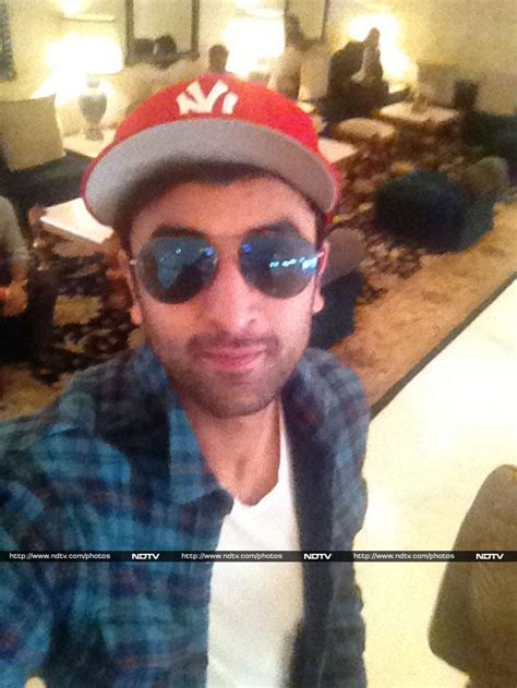 This Is How A Celeb Selfie Is Made Photo Gallery
