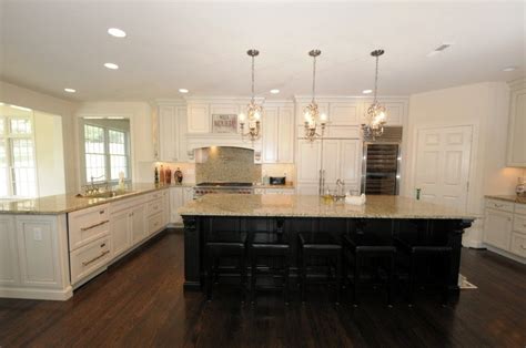When it comes to aesthetics and versatility, white kitchen cabinets almost always take the cake. 3Ashwoodlane.com | Glazed kitchen cabinets, Off white ...