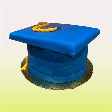 Grad Hat Cake