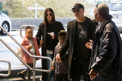 Hvem Er Sandra Bullock Dating The Rundown On Her Beau Bryan Randall