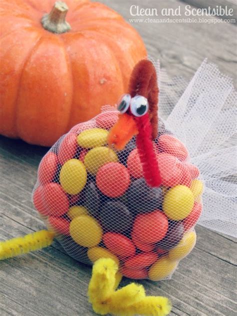 This is my easiest thanksgiving menu that requires no advance preparation (e.g. Ten Cute Thanksgiving Treats - thecraftpatchblog.com