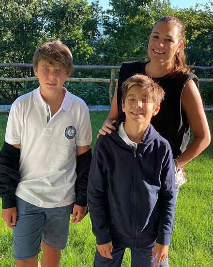 Dopo aver sconfitto il coronavirus, che. Alena Seredova ci presenta la figlia Vivienne: che ...