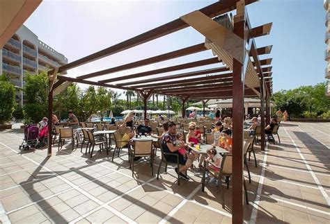 Seguramente estés buscando hoteles en salou para pasar unos días en la playa. Apartamentos Dorada Palace en Salou | Destinia