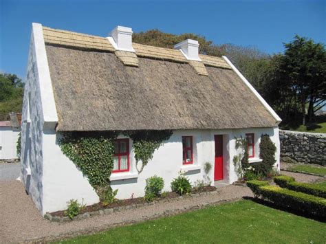 The average price of this specific accommodation type is £175 per night, with an average size of 29 m². Lals Thatched Cottage, Spiddal, Galway, Ireland - UPDATED ...