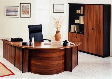 With fewer barriers between departments and desks this type of office space is usually leased by larger businesses who need multiple offices or workplaces for different parts of the business, but. Modern Office Desks Types