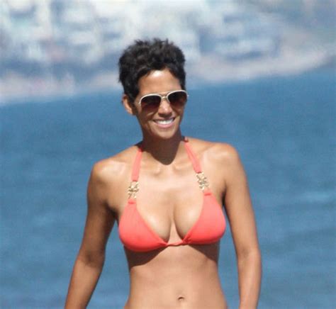 Halle Berry Sunglasses Halle Berry Bikini Pictures Of Halle Berry