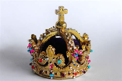 Henry Viii Crown Miniature The Crown Jewels Collection In The Tower Of