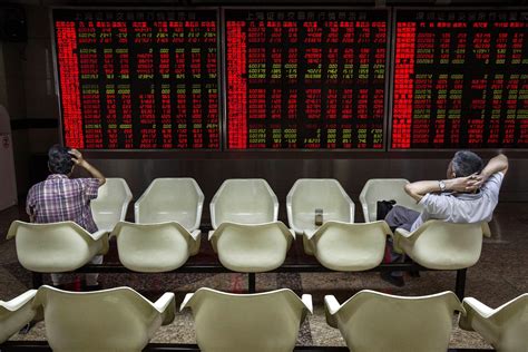 Chinas Response To Stock Plunge Rattles Traders The New York Times