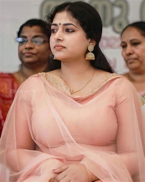 beautiful and glamours actress anu sithara looking very attractive picture very attractive and