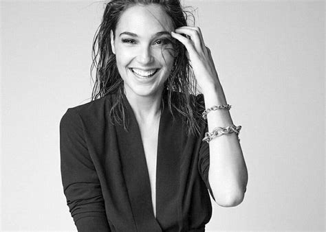 Gal Gadot Gal Gadot Smile And Laugh Appreciation 1 Be The Reason Someone Smiles Today Gal