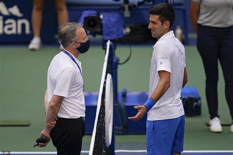 Learn penjaga garisan in english translation and other related translations from malay to english. (Video) Terpukul Bola Ke Arah Penjaga Garisan, Djokovic ...