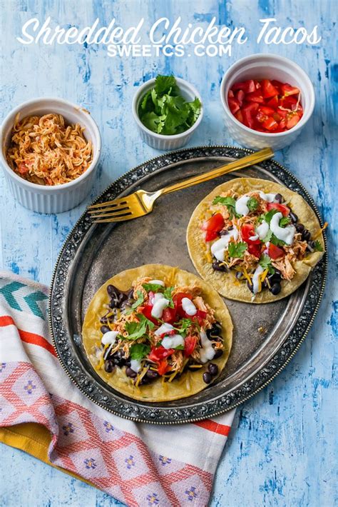 Tinga de pollo recipe for an easy, delicious taco night, try these shredded chicken tacos. Shredded Chicken Green Chili Tacos
