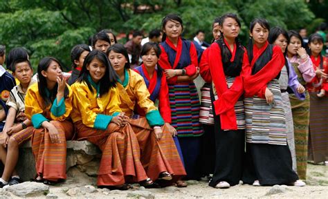 Bhutanese Girls Bhutan Bhutan Travel Historical Costume