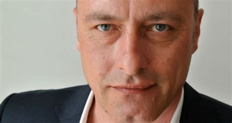 Er gehört zu den vielseitigsten, besten und beliebtesten sängern. In the Spotlight with Tony Marshall, Equifinance ...