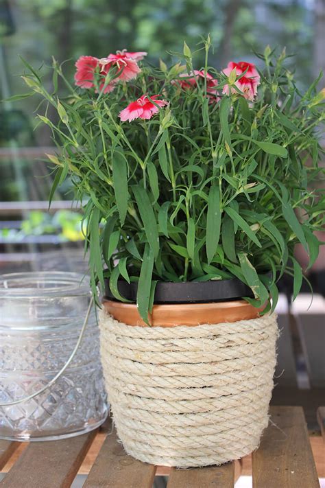Diy Painted Flower Pot Update An Old Planter With Rope And Paint We