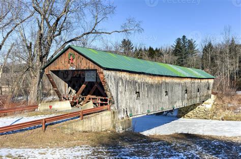 Hammond Covered Bridge In Pittsford Vermont 16162113 Stock Photo At