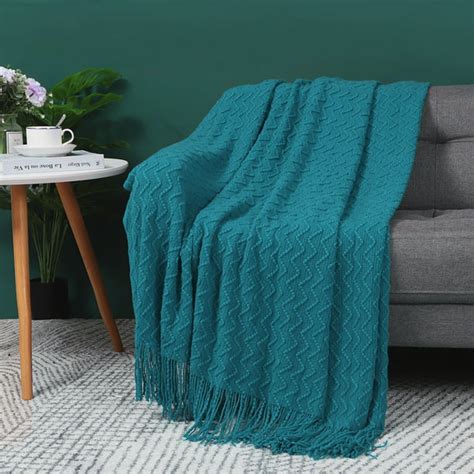 100 Acrylic Knit Throw Blanket Wave Pattern Soft Blanket With Tassels