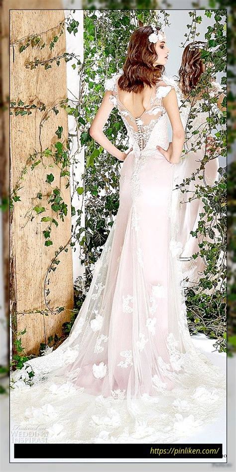 Verkaufe mein wunderschönes und ungetragenes, brautkleid (marke papilio, farbe ivory) , da sich die lage geändert hat (gekauft ende februar 2020). Papilio 2018 Brautkleider | Enganliegendes brautkleid ...