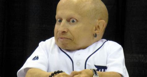 Verne Troyer Best Known As Mini Me Dies At 49 Entertainment