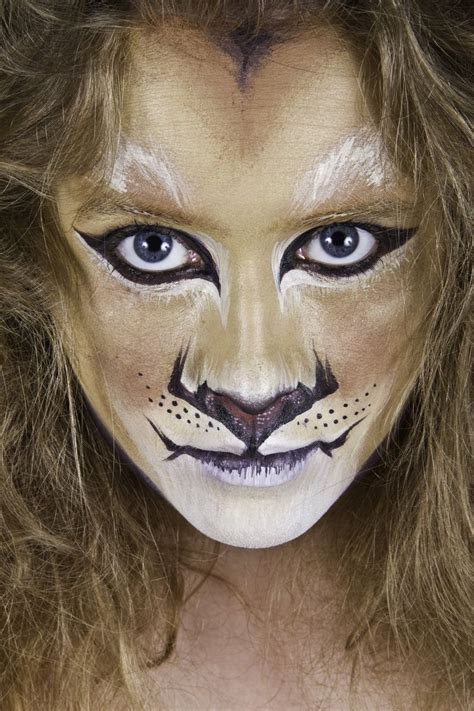 26 Amazing Lion Face Paint Pictures Life Styles Life Lion Face Paint Face Painting