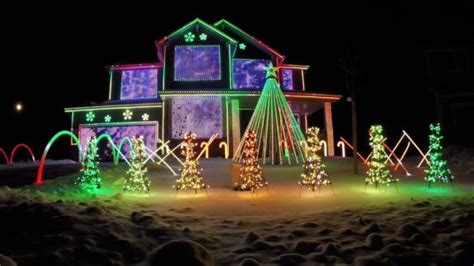 20 Phenomenal Outdoor Christmas Lights Setups Christmas Light Show