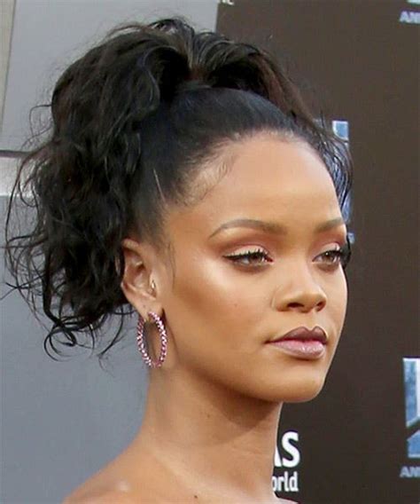 Rihanna Hairstyles Hair Cuts And Colors