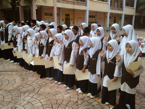 Pada 2009, sekolah kebangsaan (1) selayang baru memiliki 803 pelajar lelaki dan 776 pelajar perempuan, menjadikan jumlah. Pusat Sumber SK Bandar Baru Selayang (2): WATIKAH ...