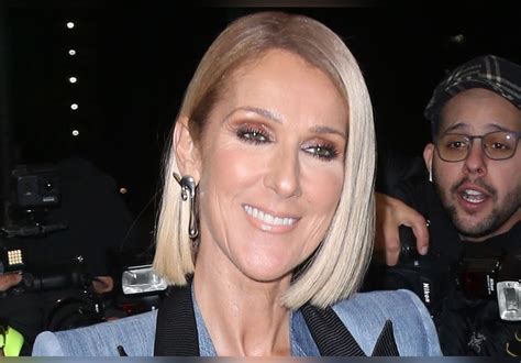 Céline Dion Plus Sexy Que Jamais Vêtue Dun Corset En Or Au Décolleté