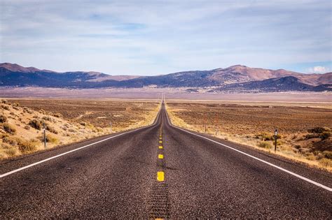 Loneliest Road Of America In Nevada Lungo La Solitaria Route 50