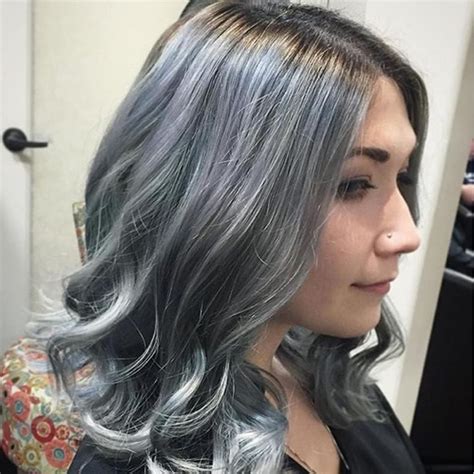 Grey Hair Trend 20 Glamorous Hairstyles For Women 2020 2021 Page 3 Of 5