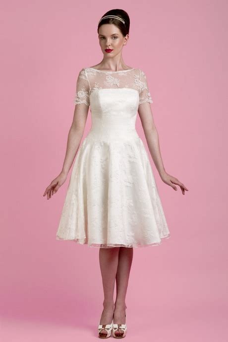 Cosa c'è di più esplicativo del tema scelto dell'abito della sposa? Vestito sposa anni 60
