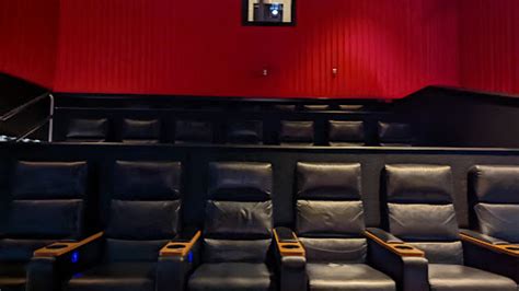 Movie Theater Regal Cinemas Rockville Center 13 Reviews And Photos
