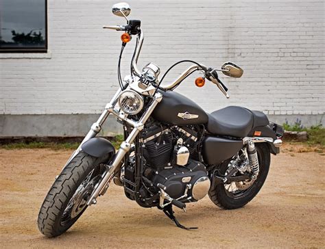 Si tratta della xl1200ca e della xl1200cb, quest'ultima già provata dai giornalisti nella colorazione black denim, in un test di dieci. Harley-Davidson XL SPORTSTER 1200 CUSTOM CB 2016 - Fiche ...