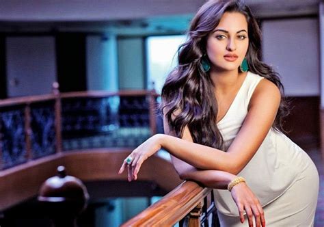 Sonakshi Sinha Gives Perfect Reply To Twitter Trolls Bollywood News India Tv