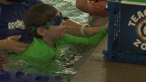 Coronavirus Nc Aqua Tots Help Kids Learn To Swim Even During Pandemic