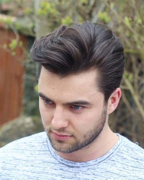 A comb over gives you a very attractive look and is sure to get the girls all over you as it makes you beautiful. 70 Exclusive Comb Over Taper Haircuts - (2019 Trend!)