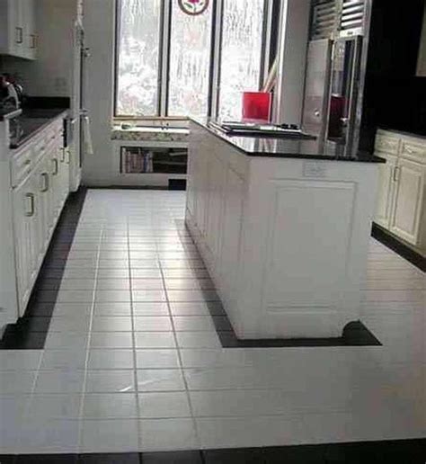 Quarry tile is a lovely and economical flooring option for designing a kitchen with a natural or rustic aesthetic and pairs authentically with decorative spanish or italian tiles. Kitchen Floor Tile Designs Ideas | Home Interiors