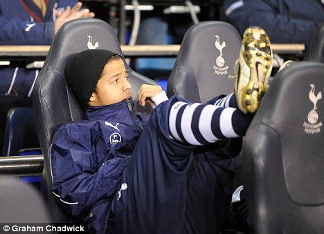 Giovani álex dos santos ramírez. Tottenham stuck with Dos Santos after striker fails Pompey ...