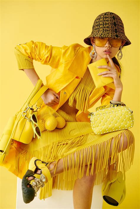 Pin By Gladys Paulino On Amarillo Yellow Fashion Colorful Fashion