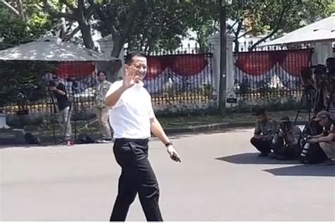 Jaksa menyatakan juliari bersalah melakukan tindak pidana korupsi sebagaimana diatur dan diancaman pidana dalam pasal 12 huruf b. Juliari Batubara : Politisi Harus Siap Jadi Menteri, Tidak ...