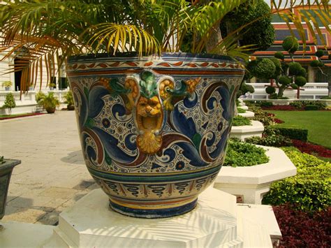 Asisbiz Grand Palace Beautifully Designed Chinese Mosaic Flower Pots