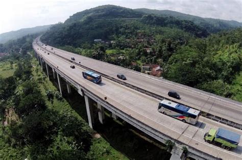 Expedisi/ekspedisi surabaya >> papua > nabire telp. Trans-Papua Highway 85 Percent Connected - Katadata.co.id | Jalan, Perjalanan, Pemerintah