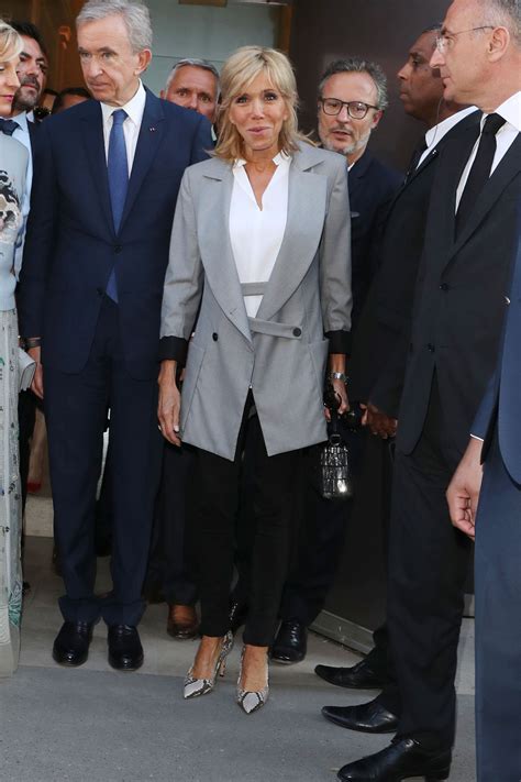 Brigitte Macron Wedding Dress French First Lady Brigitte Macron S First Husband Dies A Recluse