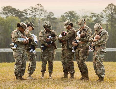 Photographer Recreates Her Stunning Viral Shot Of U S Army Soldier Moms Breastfeeding In
