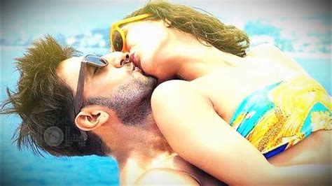 Ranveer Singh S Befikre All 40 Kisses Have Been Passed With U A Rating Vaani Kapoor Youtube