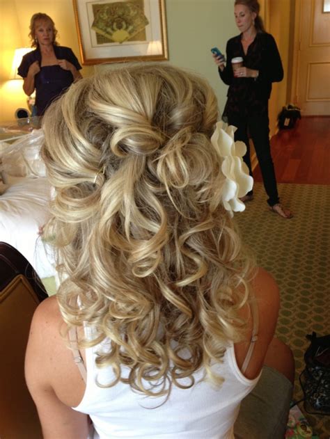 Then, you're most likely looking for wedding updos for medium hair that are chic, but not very formal. Stella's Wedding Inspirations: Wedding Fashion-2013 ...