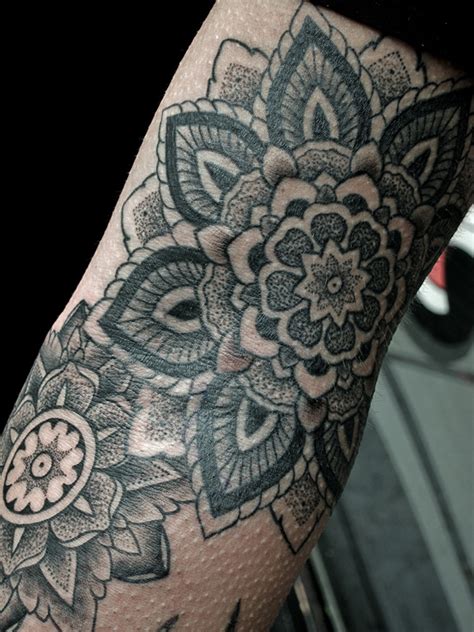Color Sacred Geometry Tattoo Share This Tattoos Hand Tattoos