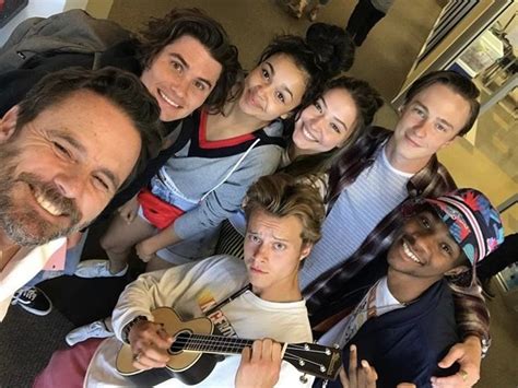 The cast of 'outer banks', netflix's new hit teen show, includes rising stars chase stokes and madelyn cline among a roster of burgeoning talent. Behind the scenes outerbanks in 2020 | Outer banks, Pankow ...
